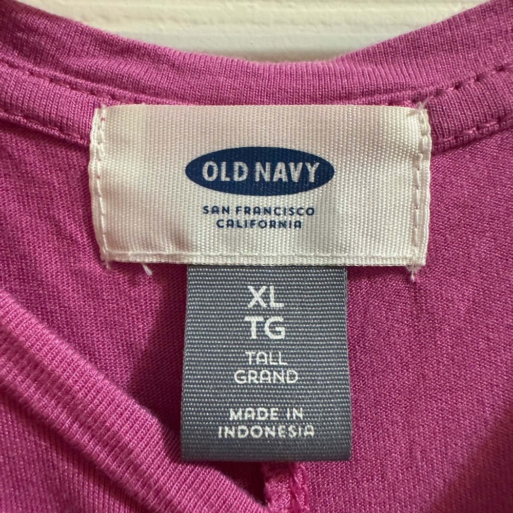 NWOT Old Navy Fuchsia Tank Top - Picture 3 of 4